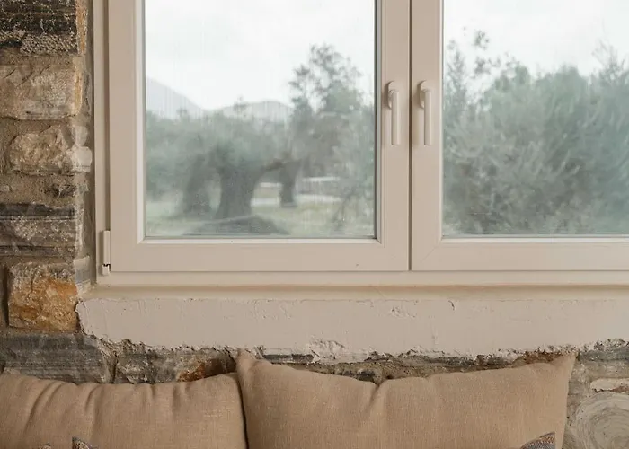 Pantotina Kaloxylos Naxos * Khalkíon