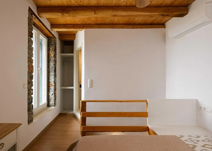 Pantotina Kaloxylos Naxos Khalkíon